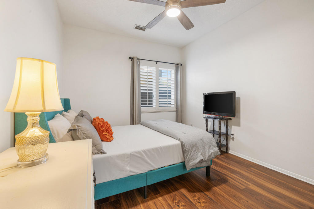 44201 Kings Canyon Lane