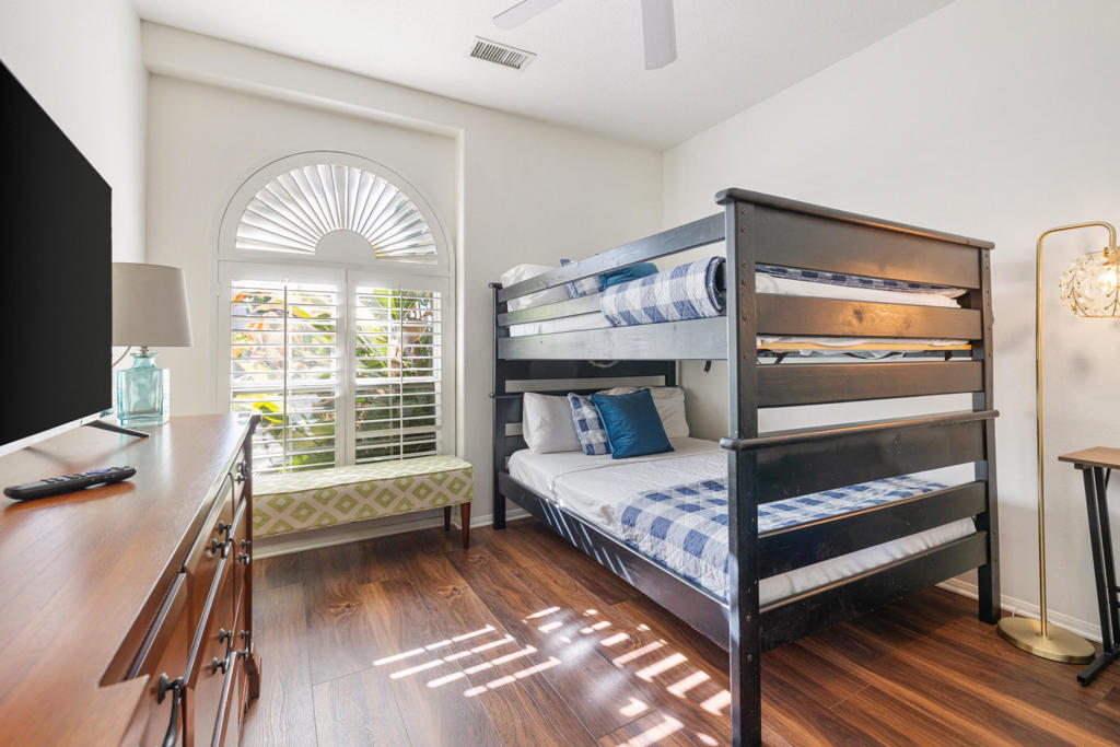 44201 Kings Canyon Lane