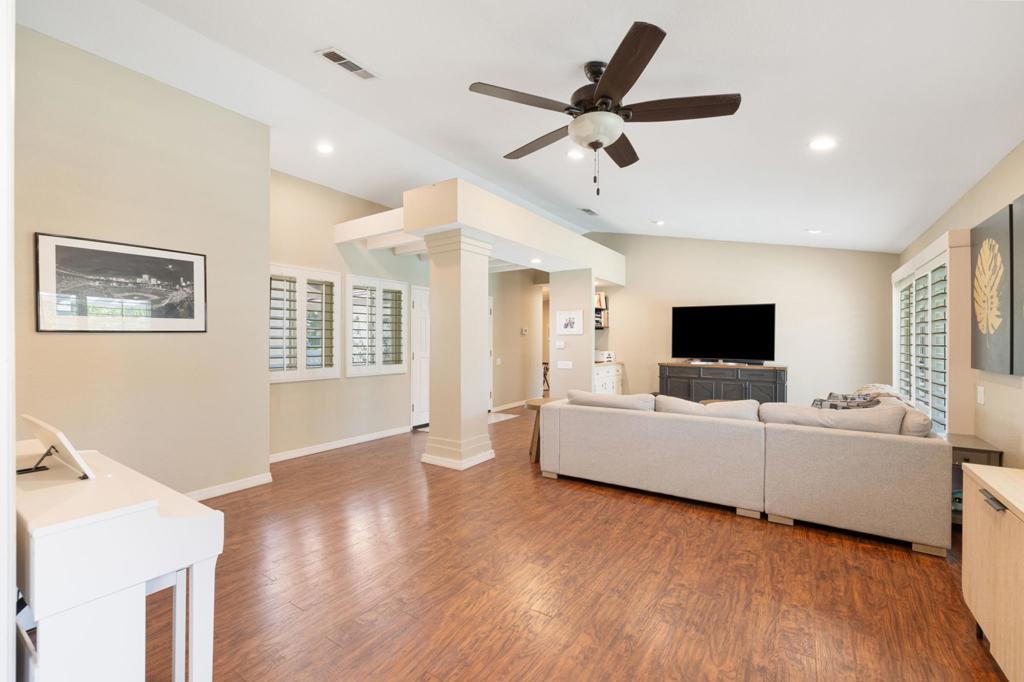 43911 La Carmela Drive