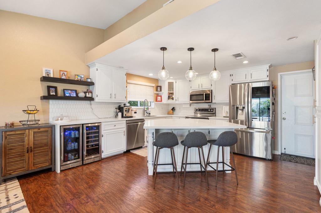 43911 La Carmela Drive