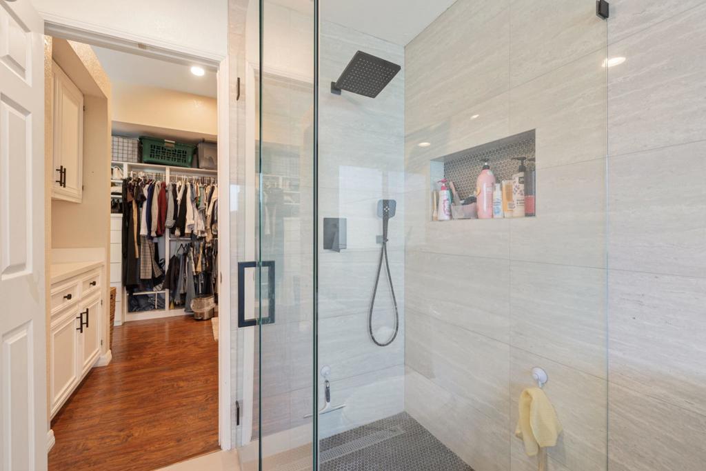 43911 La Carmela Drive