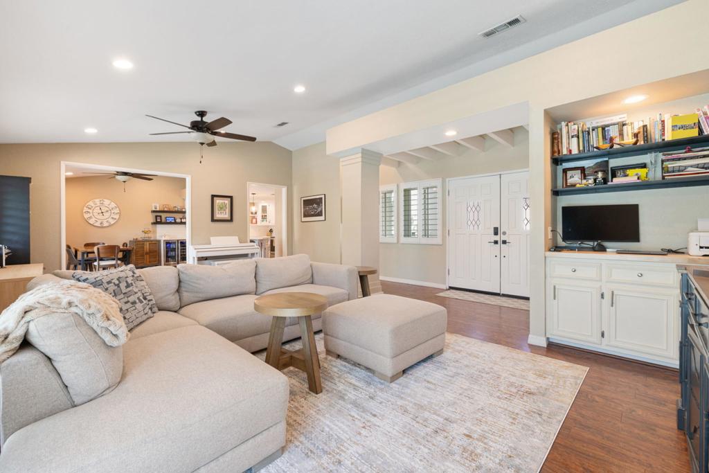 43911 La Carmela Drive