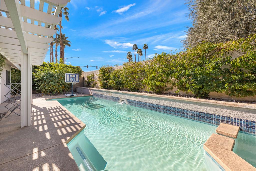 43911 La Carmela Drive