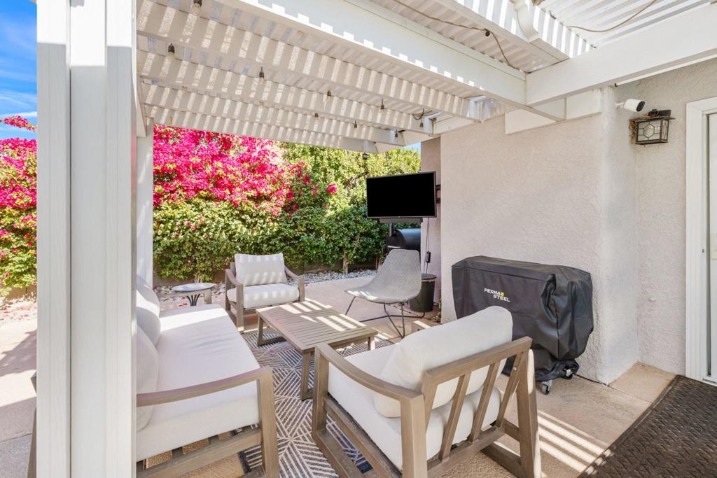 43911 La Carmela Drive