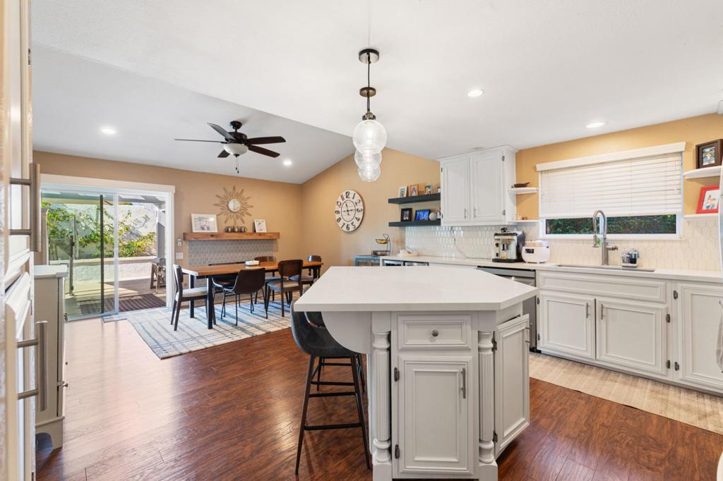 43911 La Carmela Drive