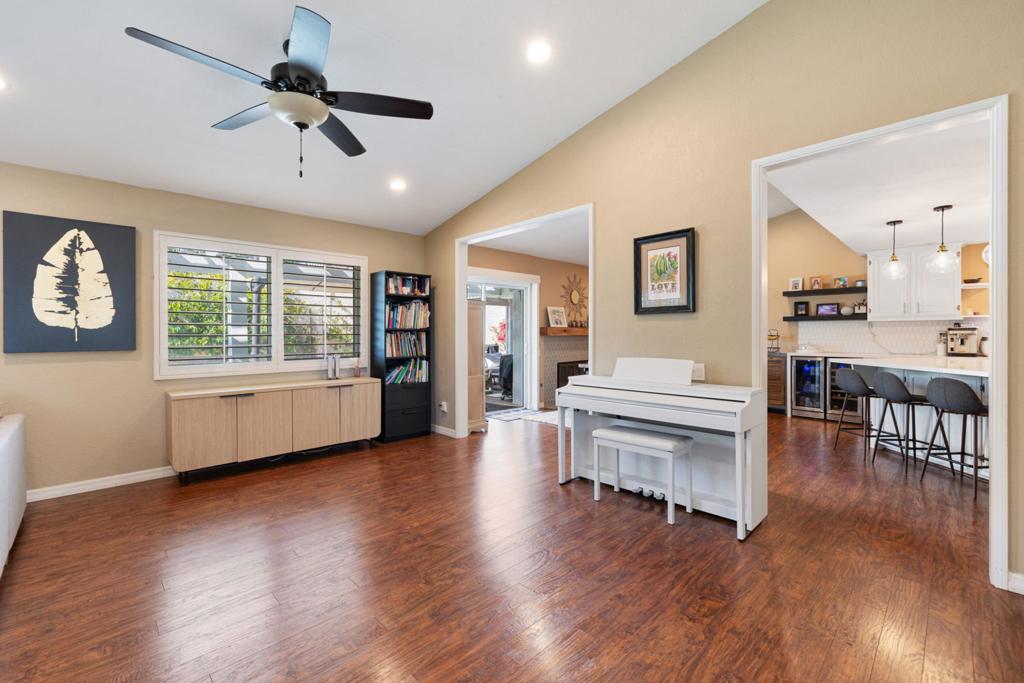 43911 La Carmela Drive