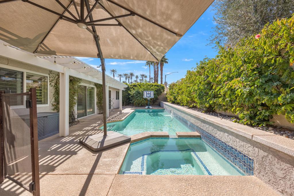 43911 La Carmela Drive