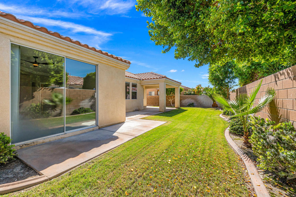 42269 Whisper Rock Street