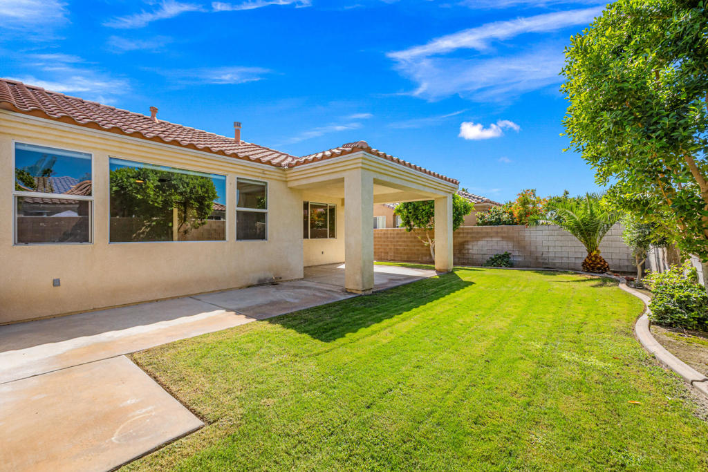 42269 Whisper Rock Street