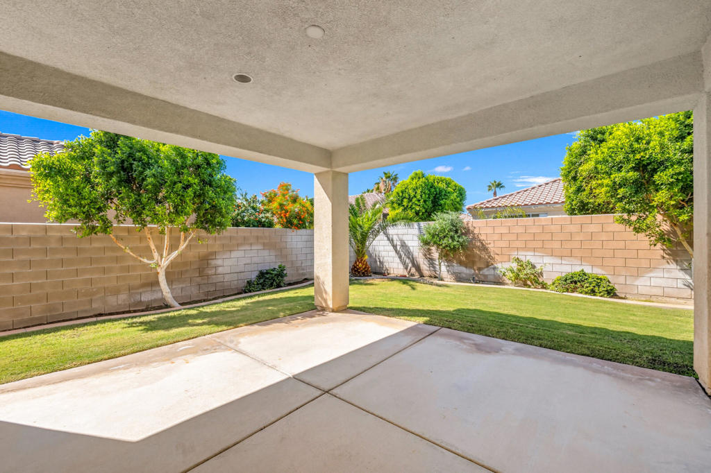 42269 Whisper Rock Street