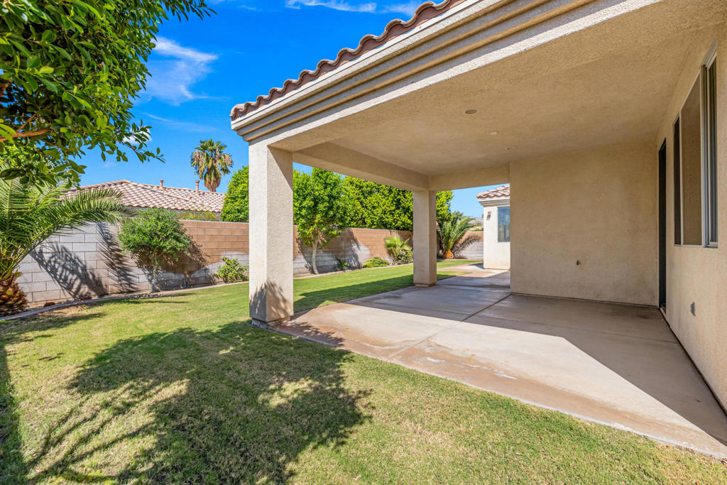 42269 Whisper Rock Street