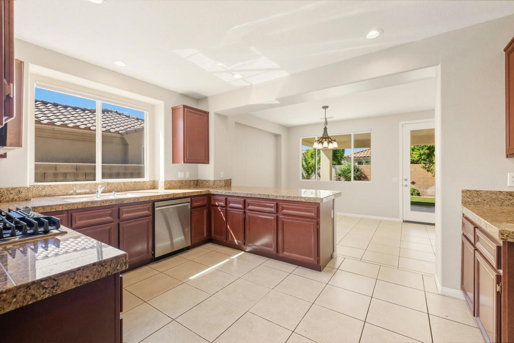 42269 Whisper Rock Street