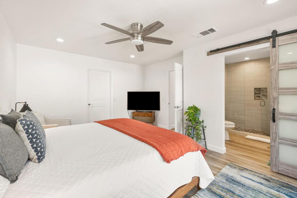 54525 Avenida Carranza