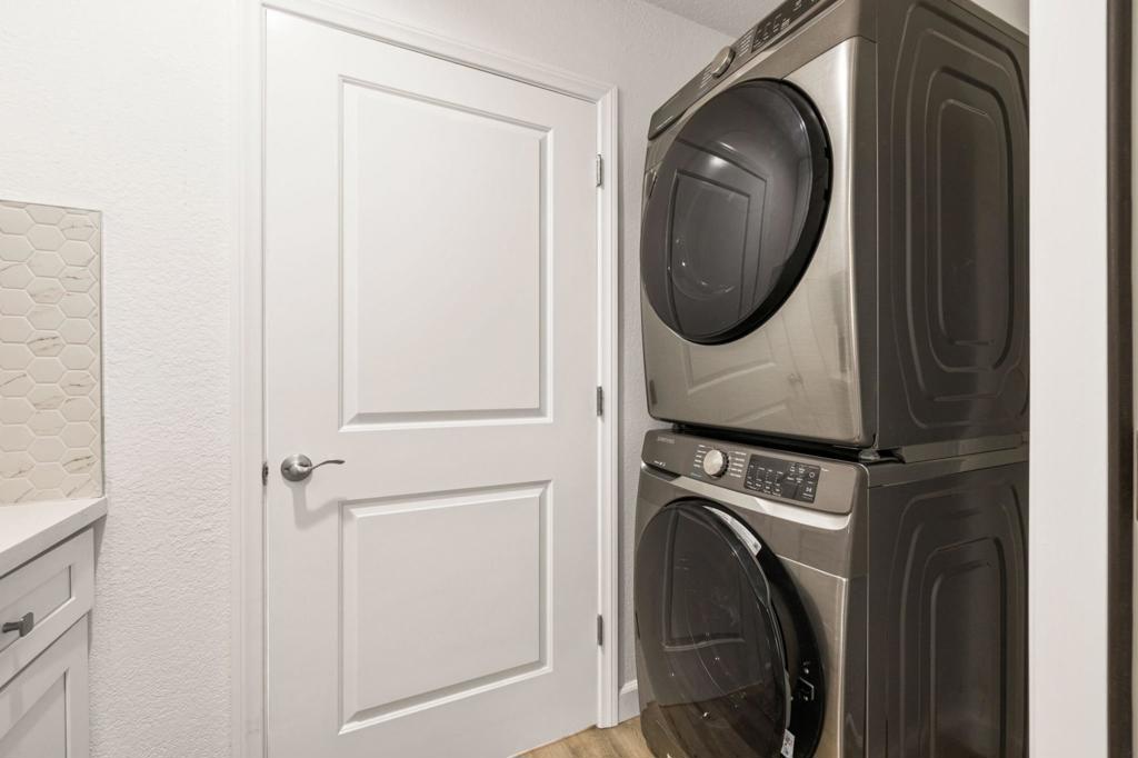 54525 Avenida Carranza