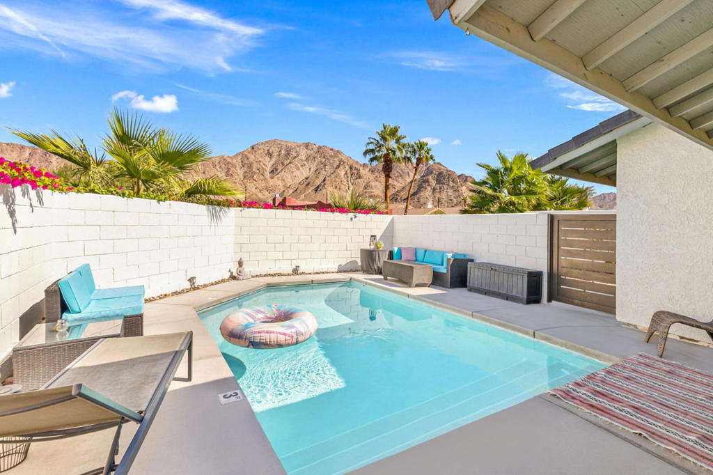 54525 Avenida Carranza