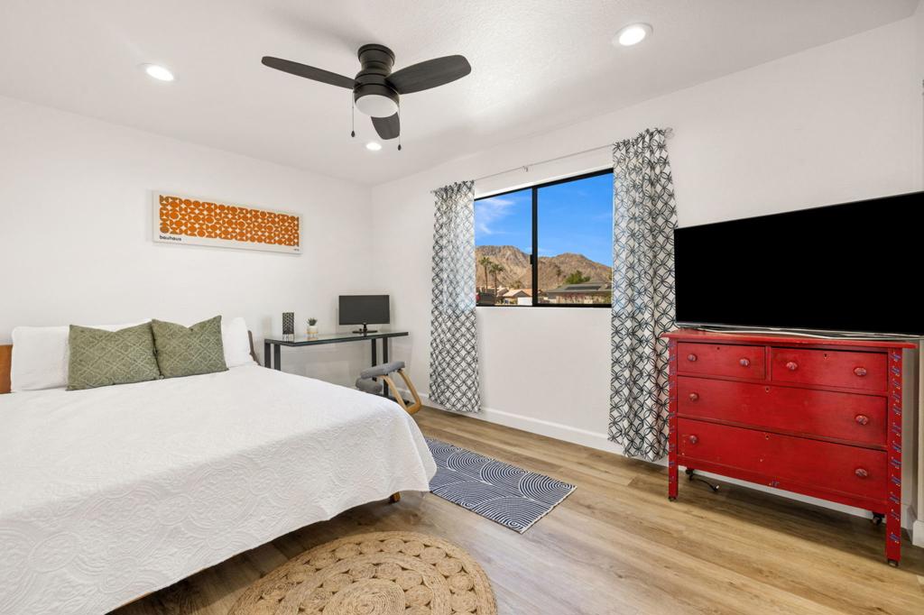 54525 Avenida Carranza