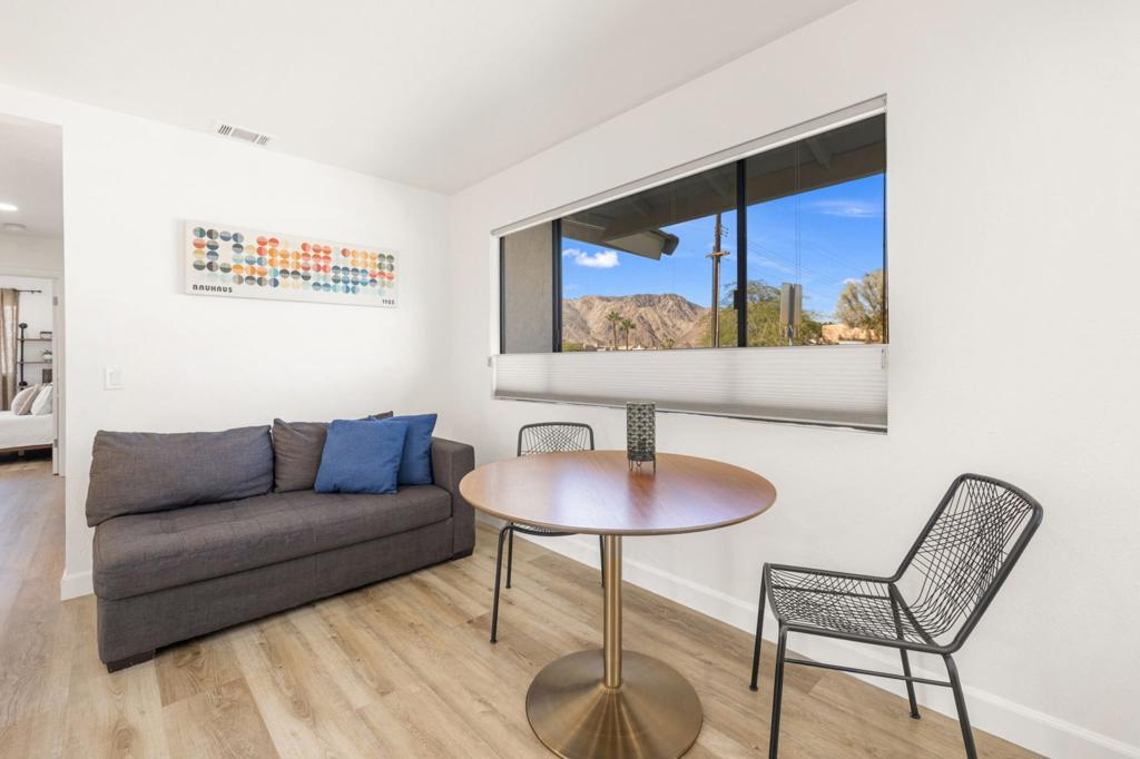 54525 Avenida Carranza