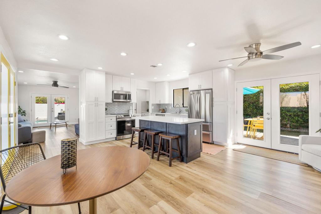 54525 Avenida Carranza