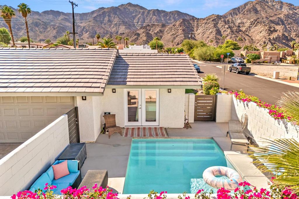 54525 Avenida Carranza