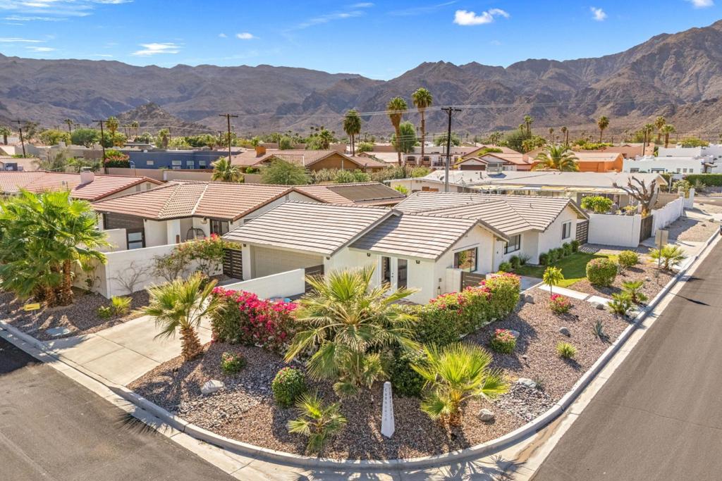 54525 Avenida Carranza