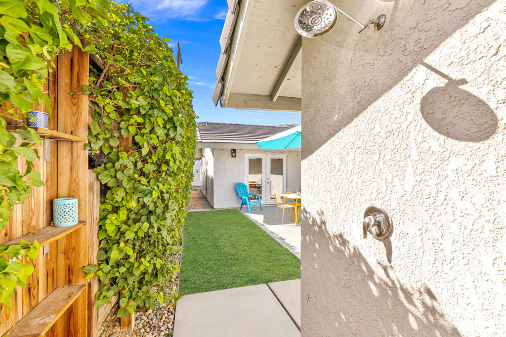 54525 Avenida Carranza