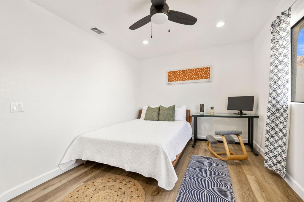 54525 Avenida Carranza