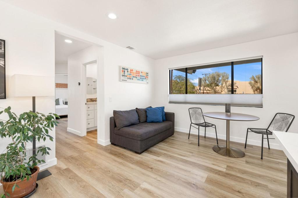 54525 Avenida Carranza