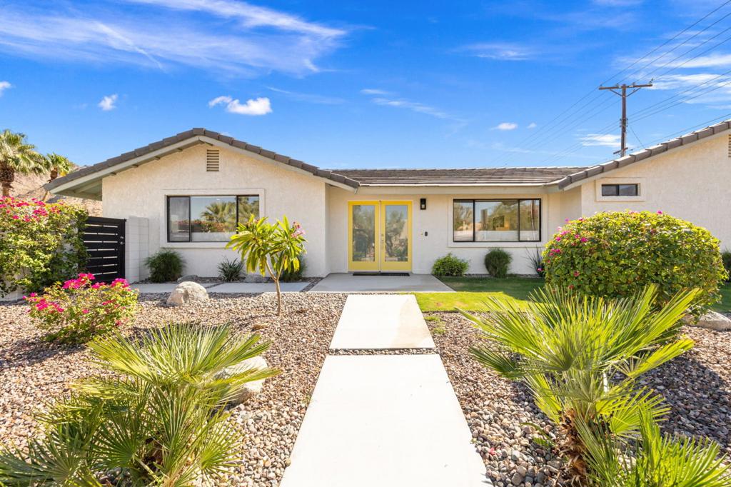 54525 Avenida Carranza