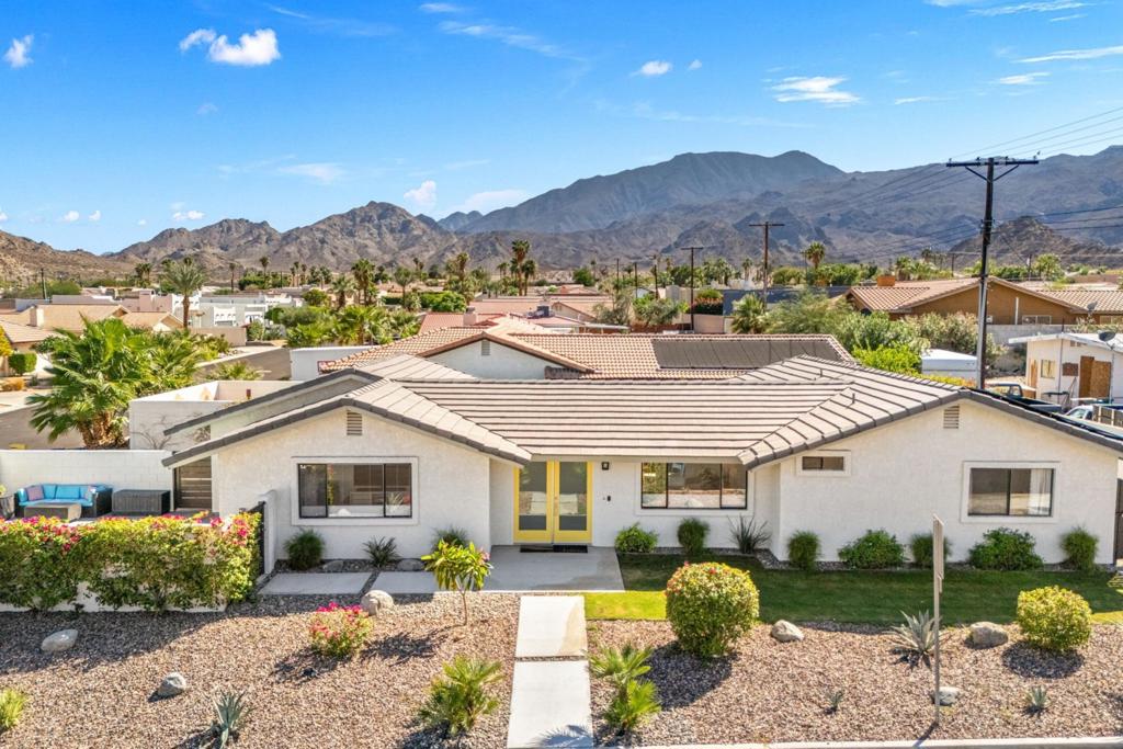 54525 Avenida Carranza