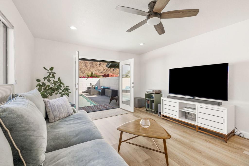 54525 Avenida Carranza