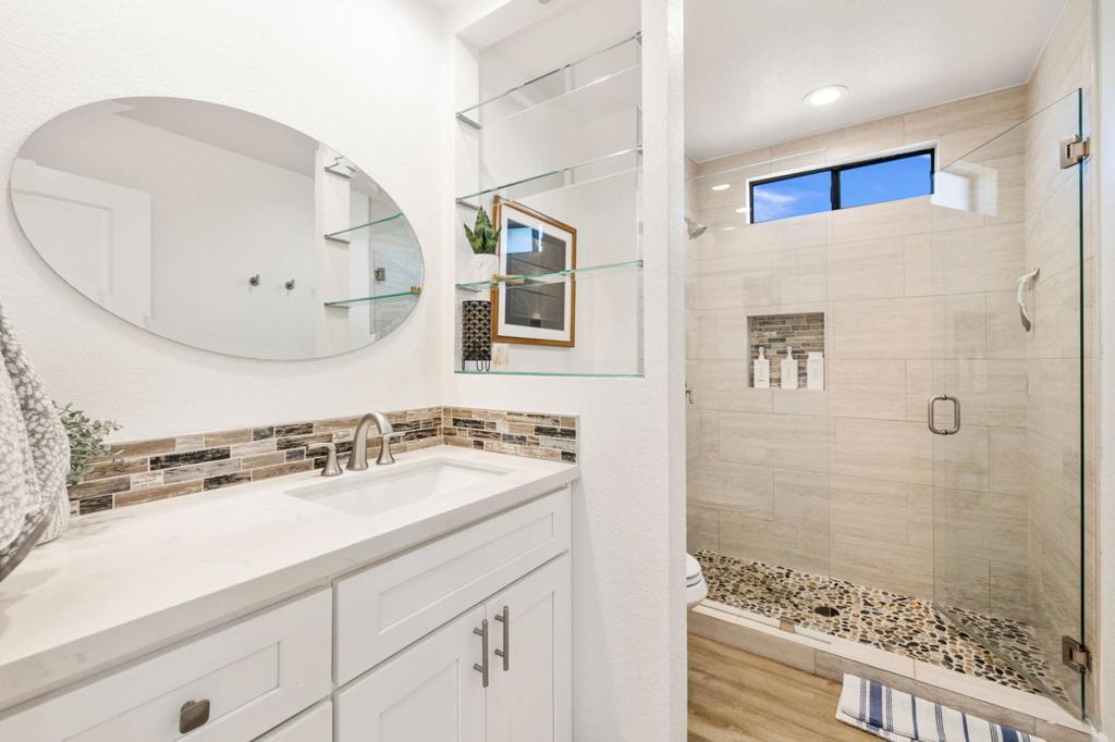 54525 Avenida Carranza