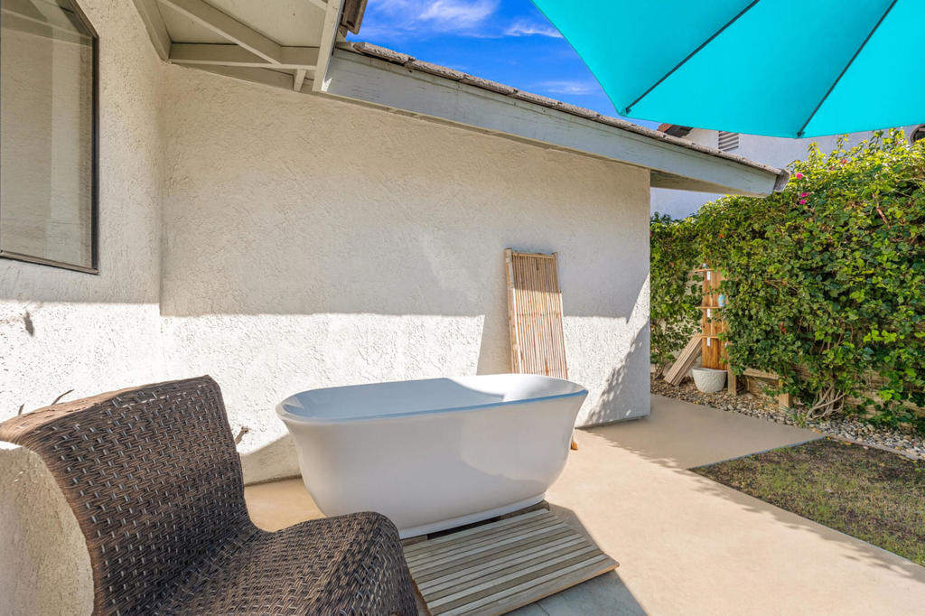 54525 Avenida Carranza