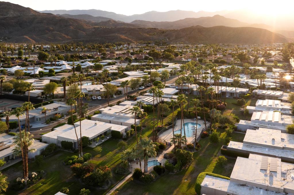 1405 Tamarisk West Street