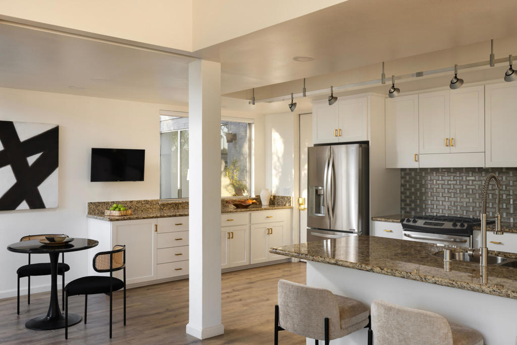 1405 Tamarisk West Street