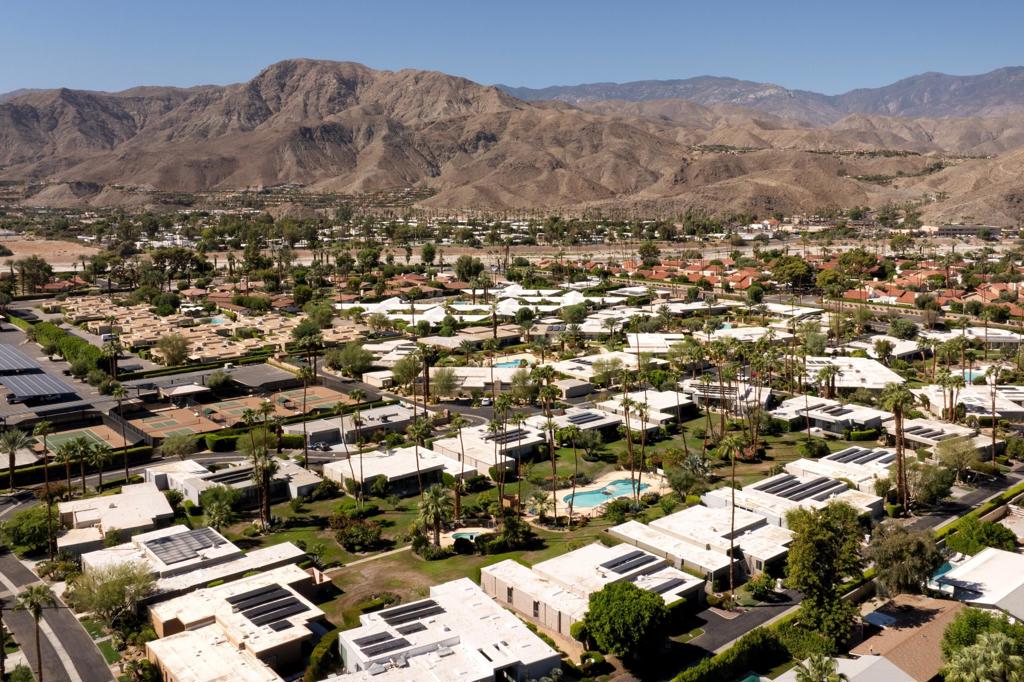 1405 Tamarisk West Street