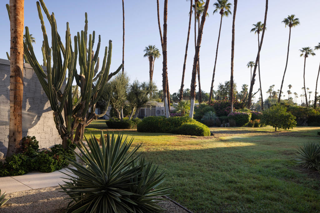 1405 Tamarisk West Street