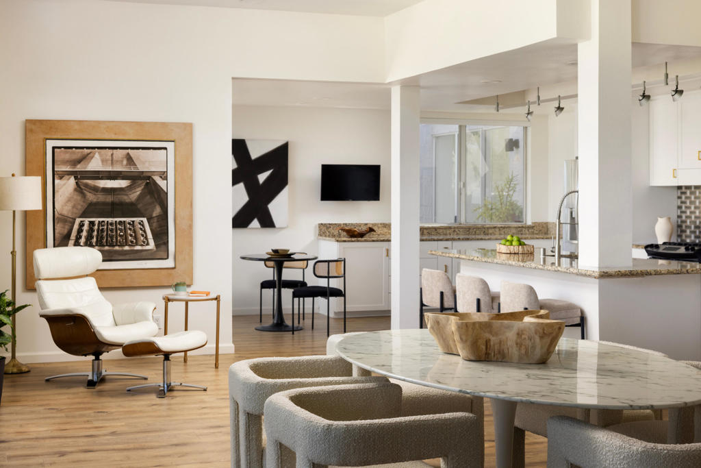 1405 Tamarisk West Street