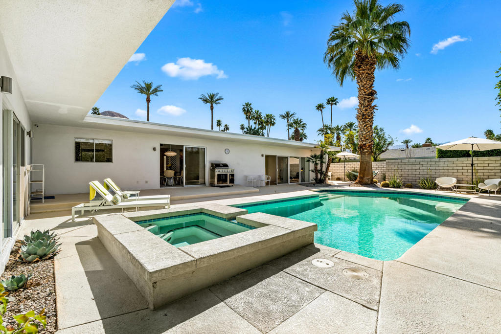 76080 Fairway Drive