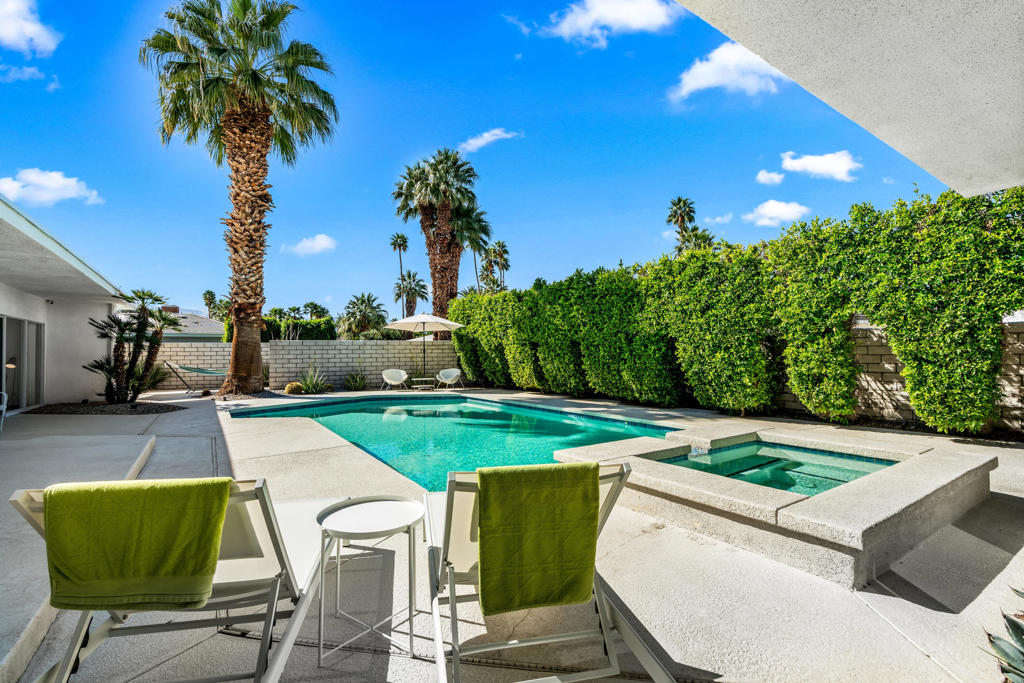 76080 Fairway Drive