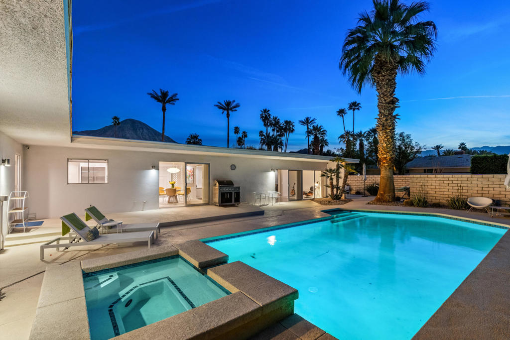 76080 Fairway Drive