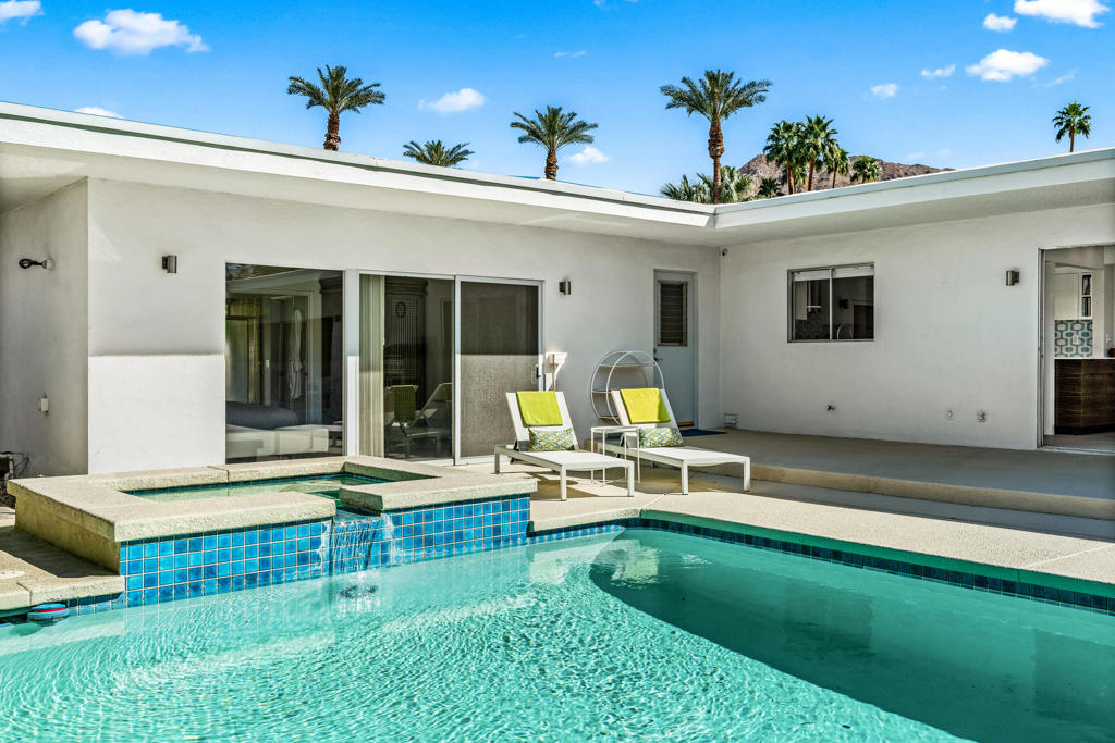 76080 Fairway Drive