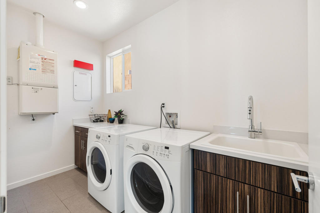 13996 Avenida La Vista