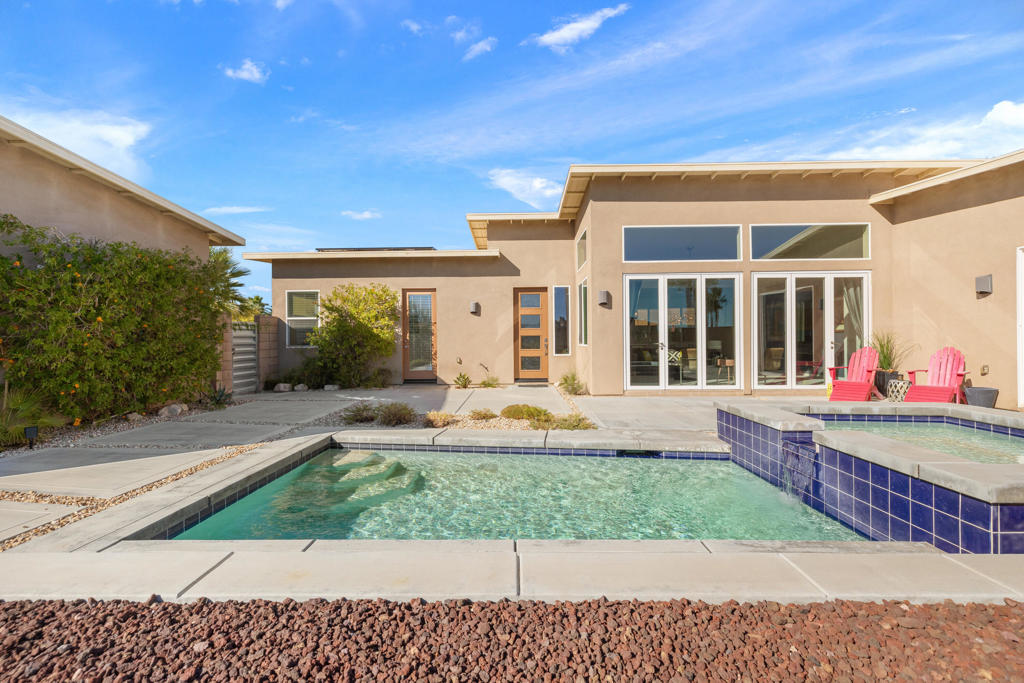 13996 Avenida La Vista