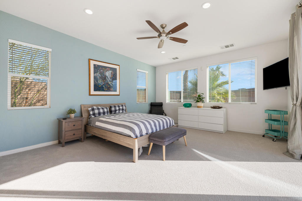 13996 Avenida La Vista