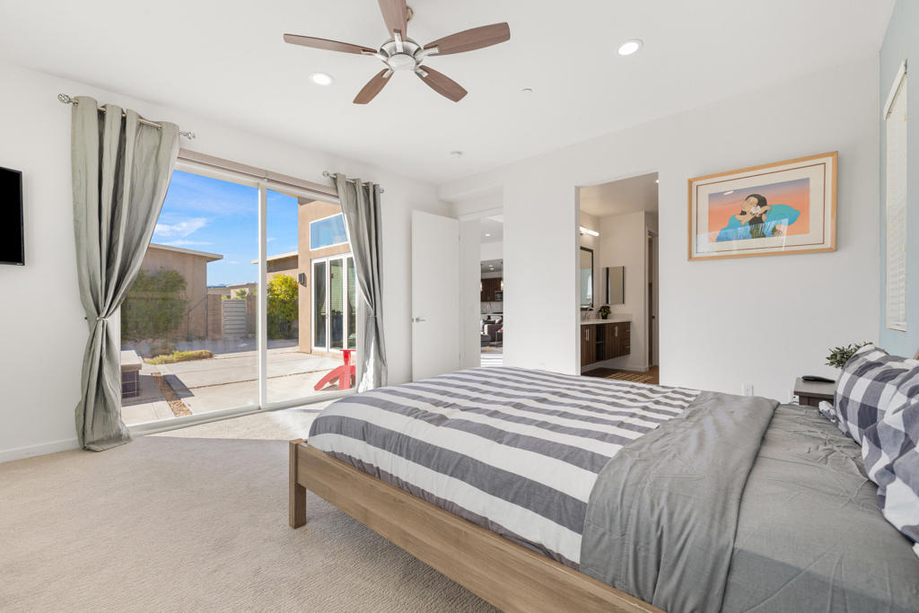 13996 Avenida La Vista