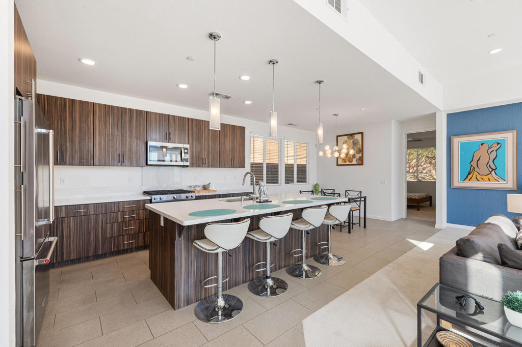 13996 Avenida La Vista