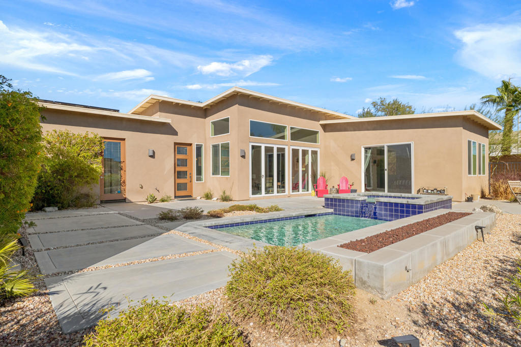 13996 Avenida La Vista