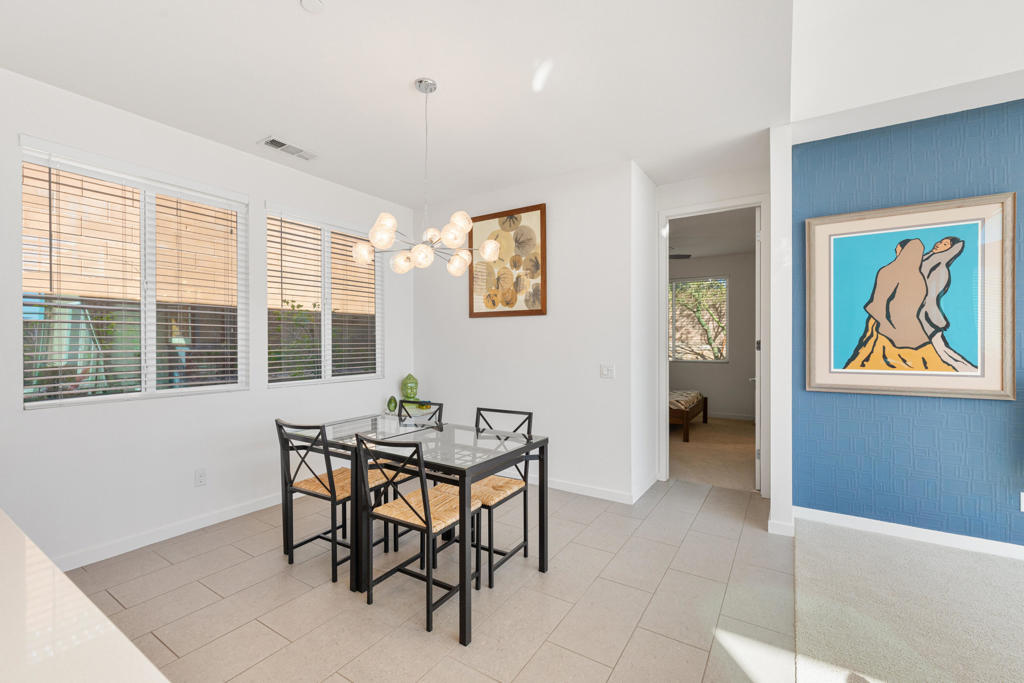 13996 Avenida La Vista