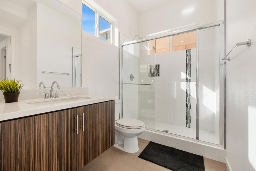 13996 Avenida La Vista