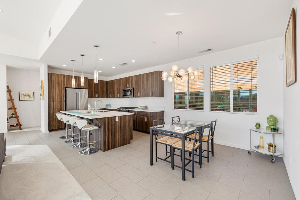 13996 Avenida La Vista